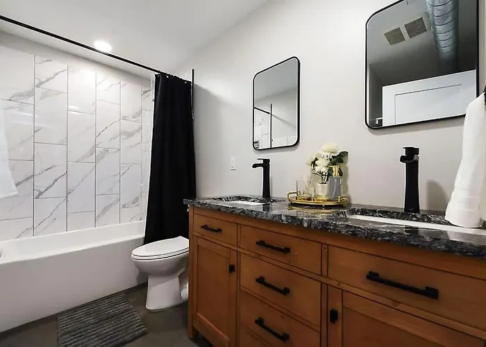 Skyline Retreat- 5br-3 5ba With 2 Car Parking And Rooftop Holiday home Pittsburgh