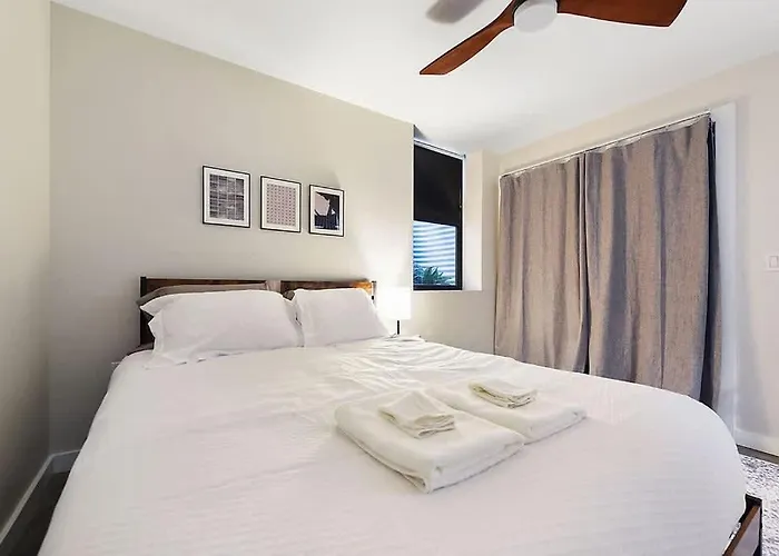 Skyline Retreat- 5br-3 5ba With 2 Car Parking And Rooftop Pittsburgh
