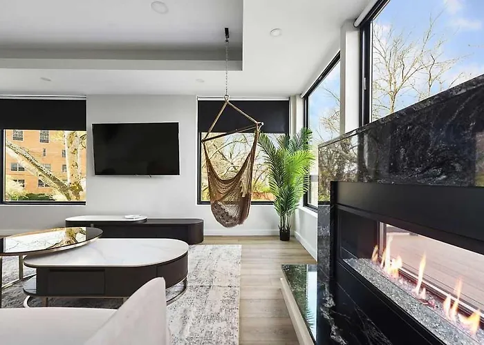 Skyline Retreat- 5br-3 5ba With 2 Car Parking And Rooftop * Pittsburgh