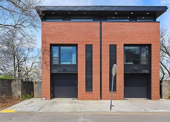 Skyline Retreat- 5br-3 5ba With 2 Car Parking And Rooftop * Pittsburgh