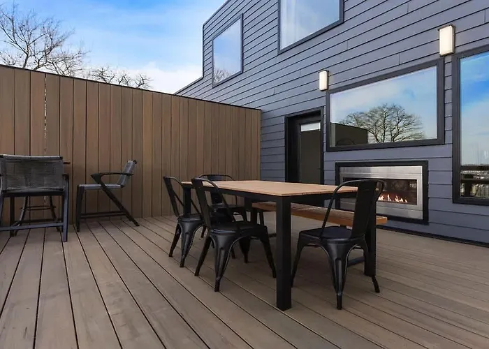 Skyline Retreat- 5br-3 5ba With 2 Car Parking And Rooftop Holiday home Pittsburgh